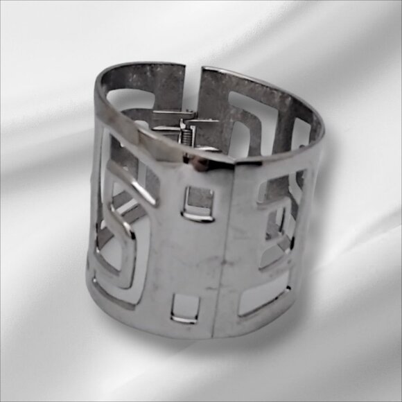 Avant Garde 1970s Silver Bracelet with Cut Outs and Clamper Hinge - 2.25 In High - Picture 7 of 7